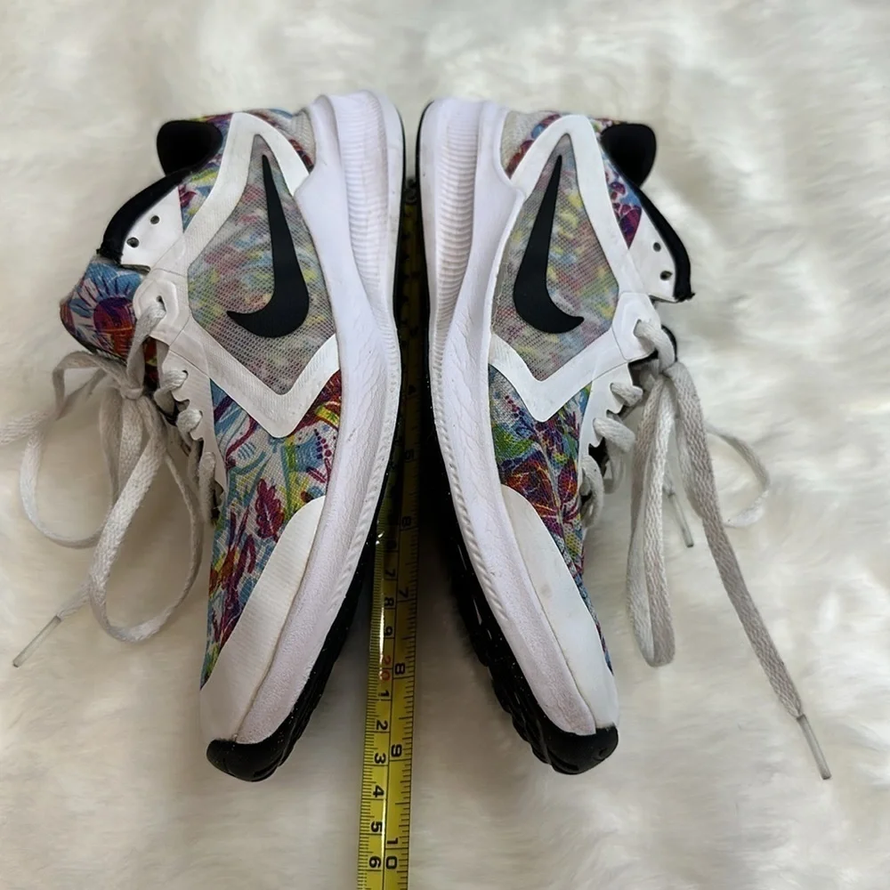 Nike downshifter running shoe US 4.5 Y